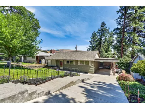 3331 W 13th St, The Dalles, OR 97058