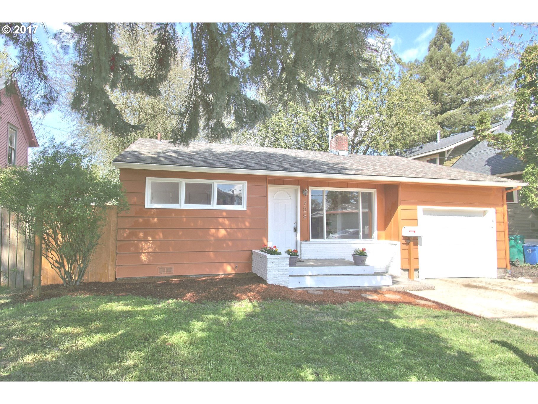 705 E North St, Newberg, OR 97132 photo 1