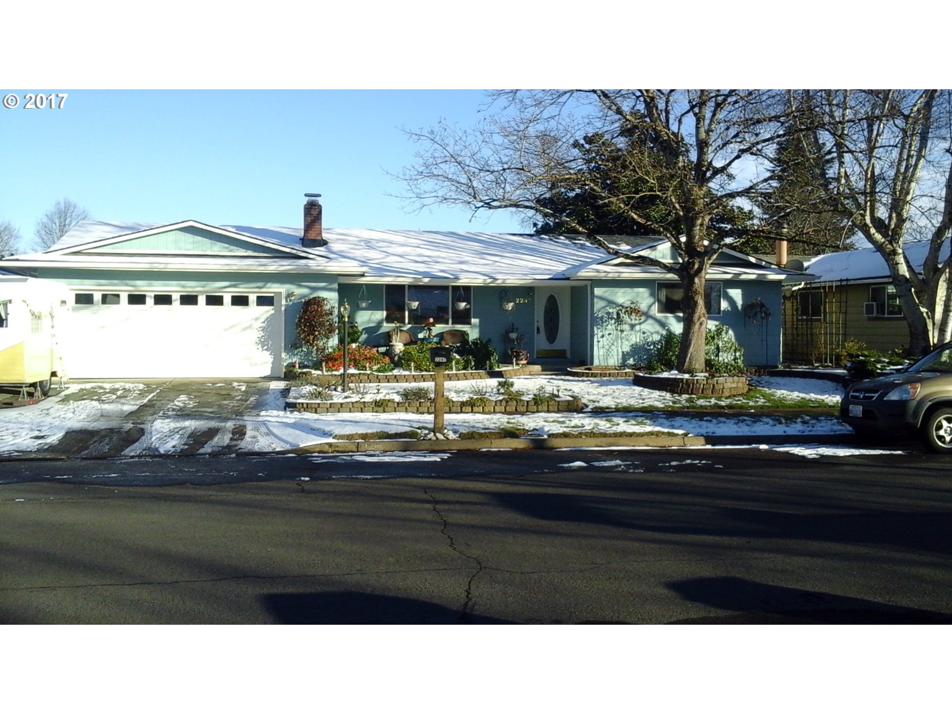 2241 8th St, Springfield, OR 97477 photo 1