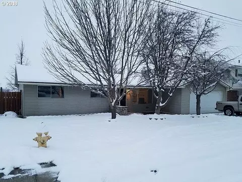 2227 SW Ladow Ave, Pendleton, OR 97801 photo 1