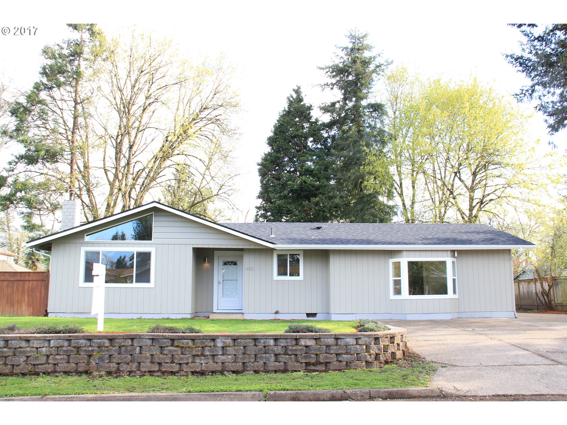 410 E Rosewood Ave, Eugene, OR 97404 photo 1