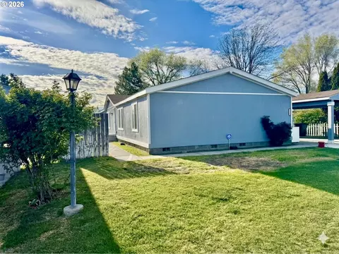 1735 NE 3rd Pl, Hermiston, OR 97838
