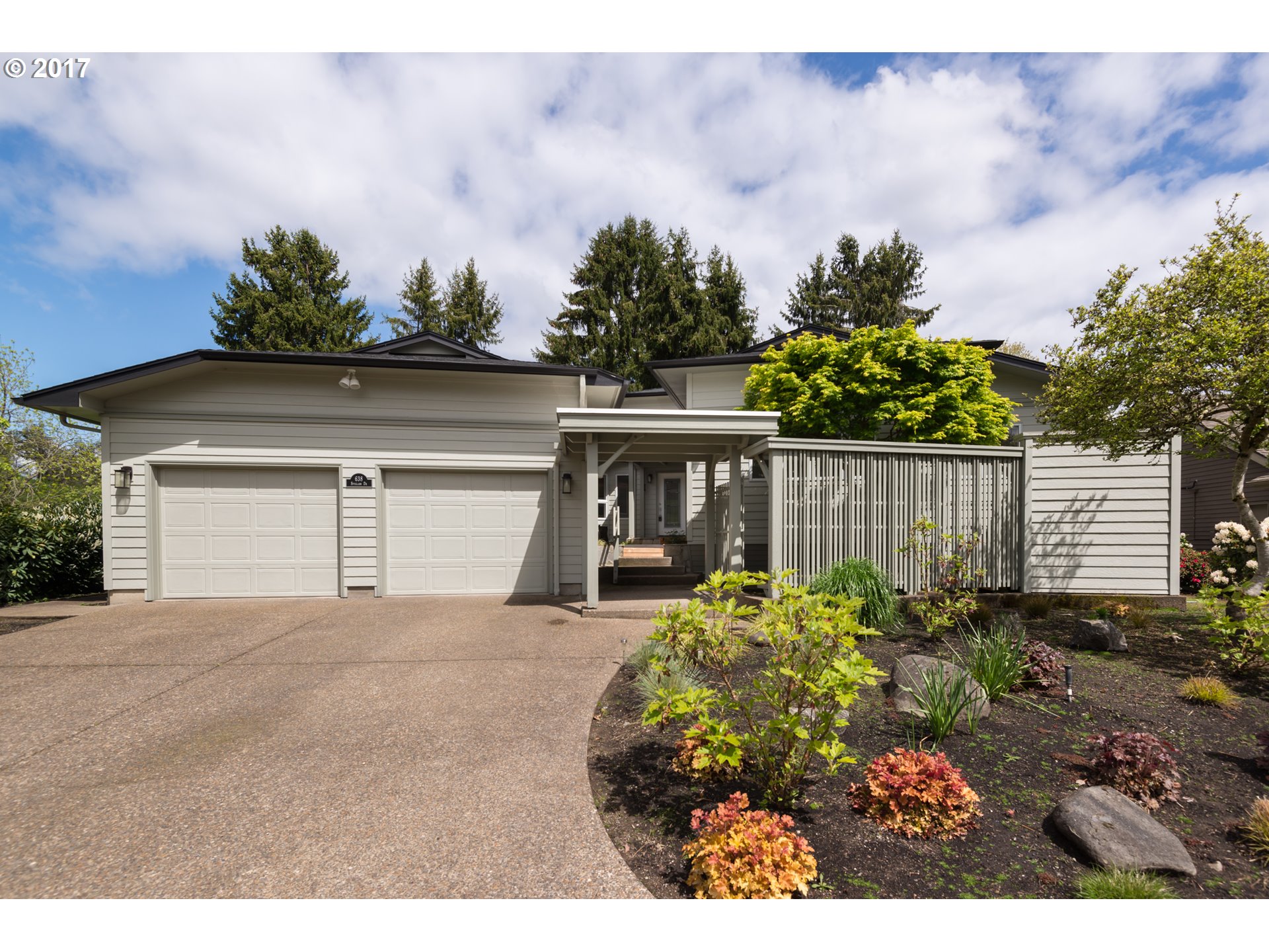 638 Spyglass Dr, Eugene, OR 97401 photo 1