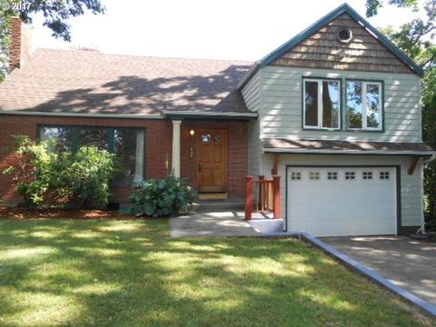 139 E Hilliard Ln, Eugene, OR 97404 photo 1