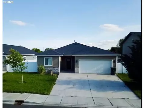 303 Riverwood Ct, Umatilla, OR 97882