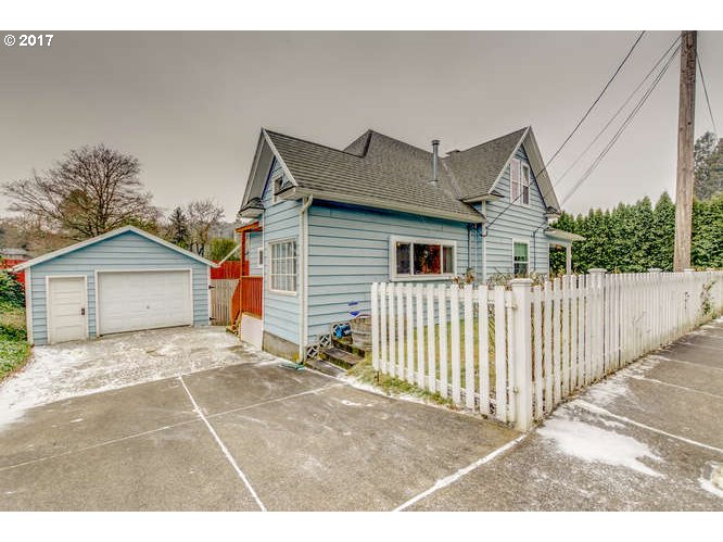 230 SE 2nd St, Gresham, OR 97080 photo 1