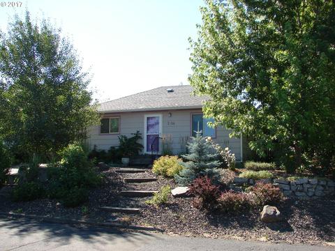 3104 SW Jay Ave, Pendleton, OR 97801 photo 1