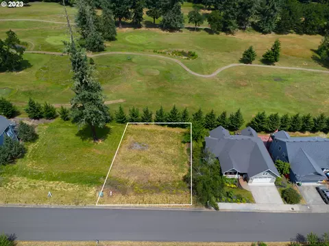 980 Holly Ave, Cottage Grove, OR 97424