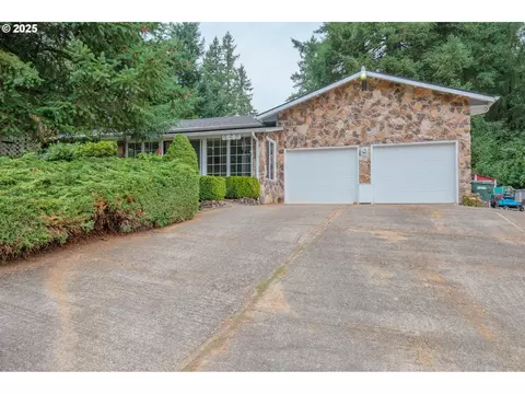 448 Strawberry Loop, Sweet Home, OR 97386