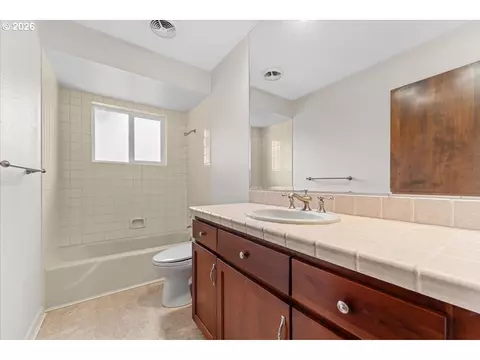 Bath - 880 NW 3rd St, Gresham, OR 97030 photo 1 of 7