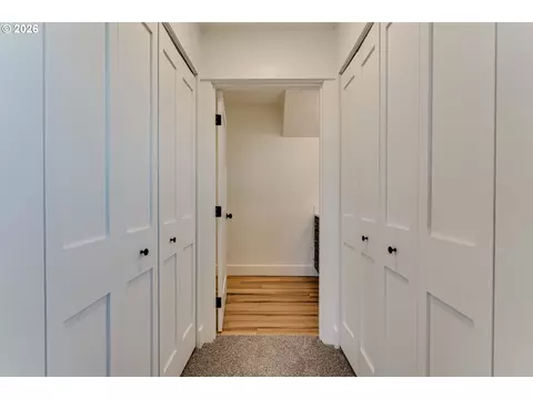 Entry Way - 231 S 41st Pl, Springfield, OR 97478 photo 2 of 5