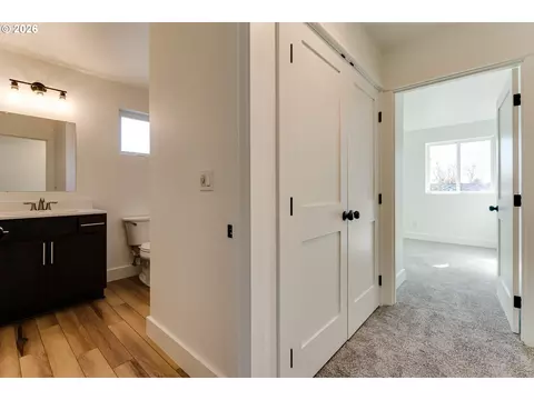 Entry Way - 231 S 41st Pl, Springfield, OR 97478 photo 5 of 5