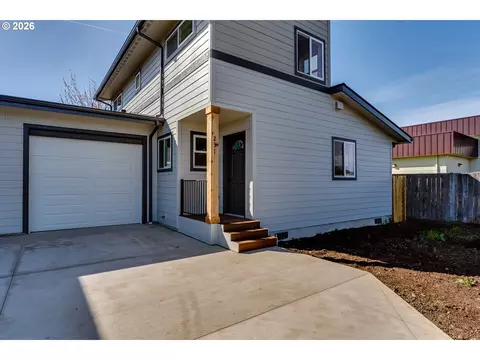 Exterior - 231 S 41st Pl, Springfield, OR 97478 photo 4 of 8