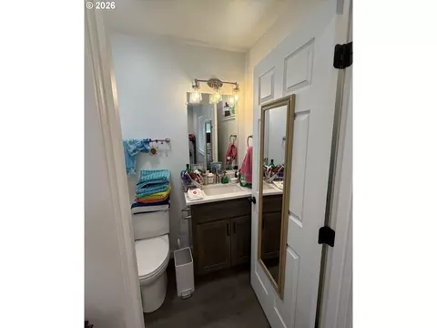 Bath - 120 E Date St, Powers, OR 97466 photo 4 of 4