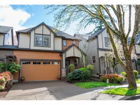 7798 SW Alder St, Portland, OR 97224