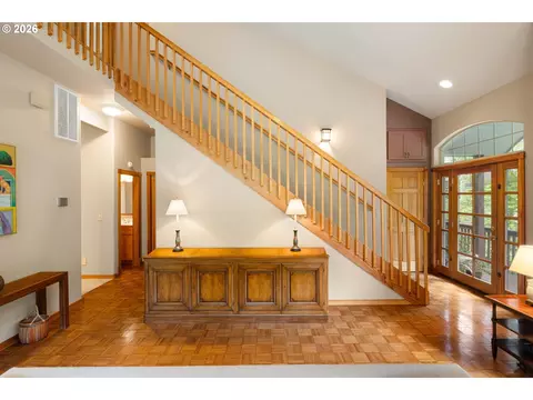 Entry Way - 217 Rockridge Loop, Eugene, OR 97405 photo 2 of 3