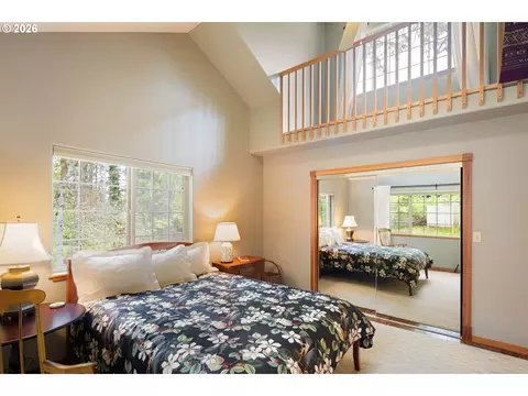 Bedroom - 217 Rockridge Loop, Eugene, OR 97405 photo 6 of 8