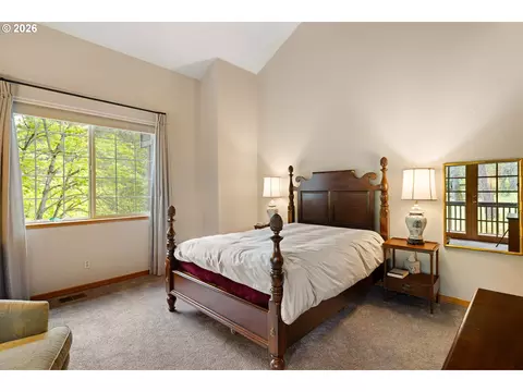 Bedroom - 217 Rockridge Loop, Eugene, OR 97405 photo 2 of 8