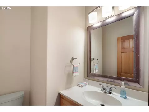 Bath - 217 Rockridge Loop, Eugene, OR 97405 photo 1 of 7