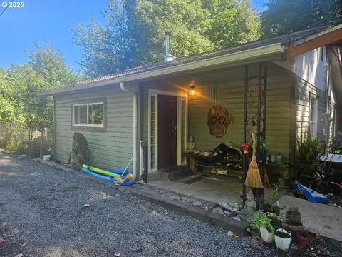 78515 Halderman Rd, Cottage Grove, OR 97424
