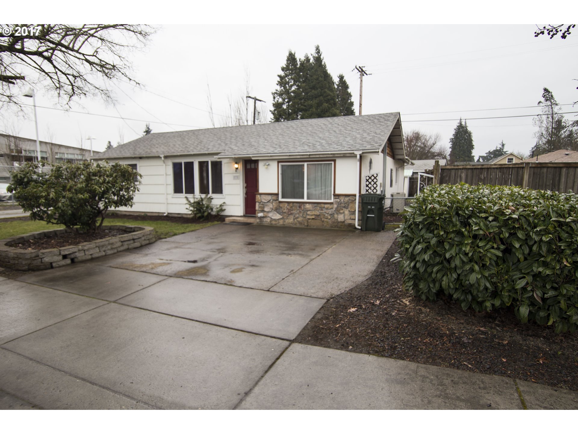 895 23rd St, Springfield, OR 97477 photo 1