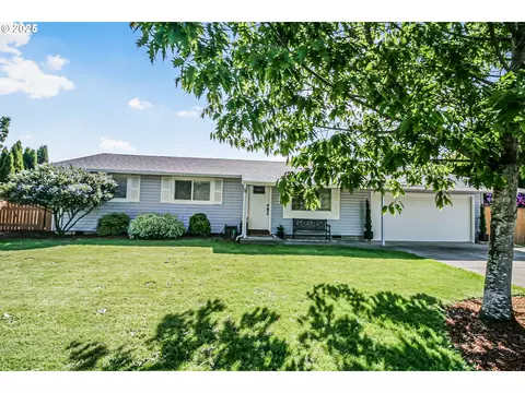1300 N Sitka Ave, Newberg, OR 97132