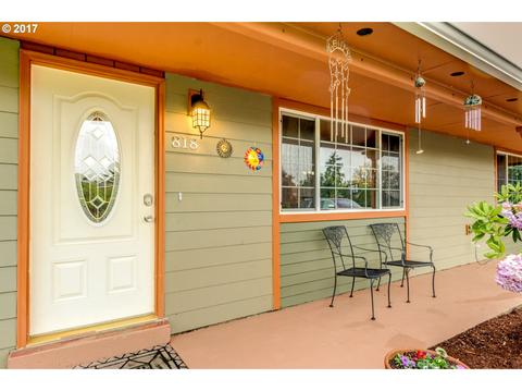 818 E 6th St, Molalla, OR 97038 photo 1