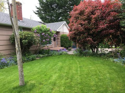 2030 Garfield St, Eugene, OR 97405 photo 1