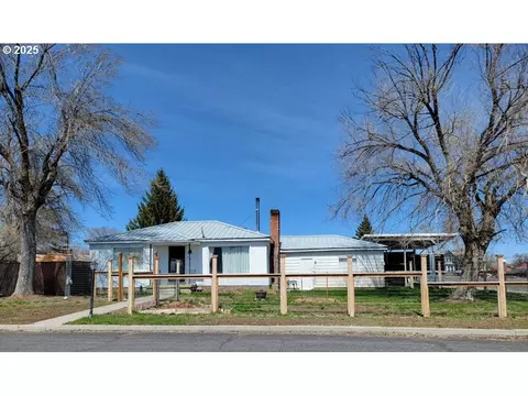 530 W A St, Burns, OR 97720