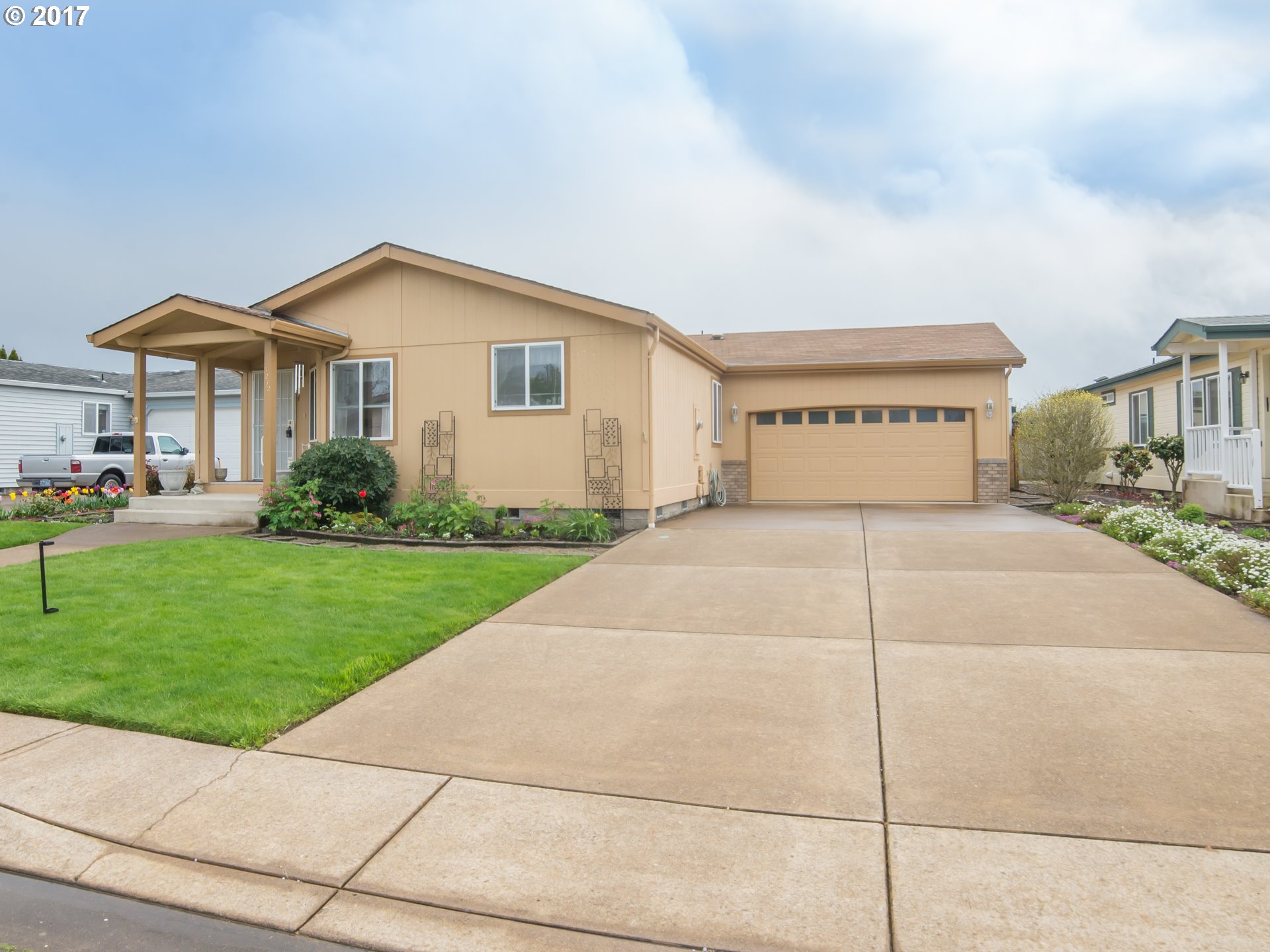 5272 Glenn Ellen Dr, Eugene, OR 97402 photo 1