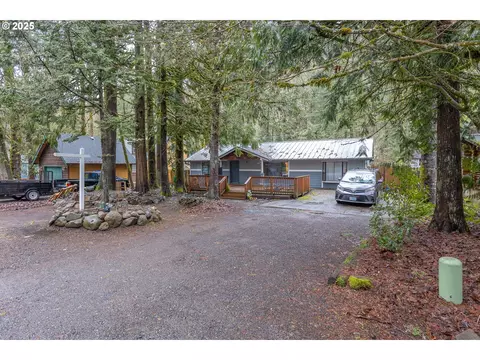65633 E Timberline Dr E, Rhododendron, OR 97049