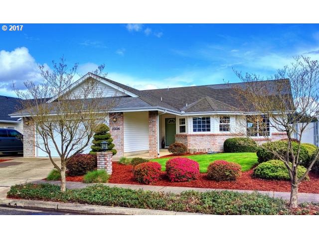 2334 Loch Dr, Springfield, OR 97477 photo 1