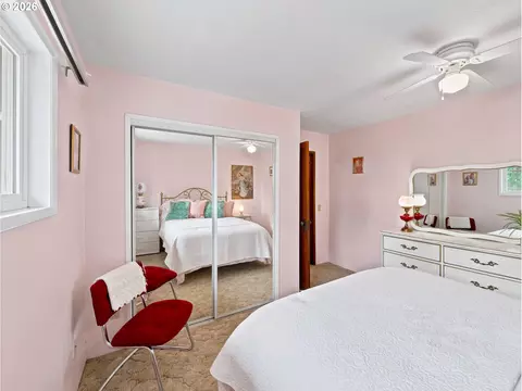 Bedroom - 13606 S Vick Rd, Molalla, OR 97038 photo 5 of 5