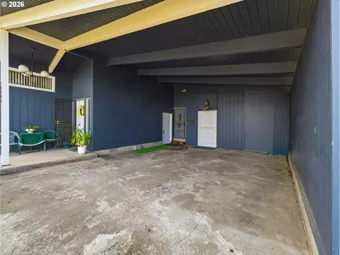 Exterior - 13606 S Vick Rd, Molalla, OR 97038 photo 5 of 9