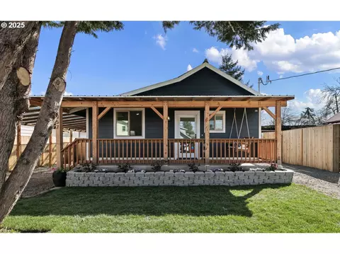 1057 E Madison Ave, Cottage Grove, OR 97424
