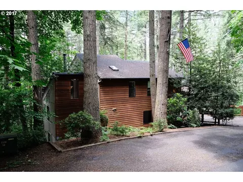 910 S 71st St, Springfield, OR 97478 photo 1