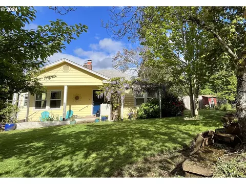 3234 Pioneer Dr, Salem, OR 97302