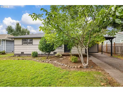3170 Pheasant Blvd, Springfield, OR 97477