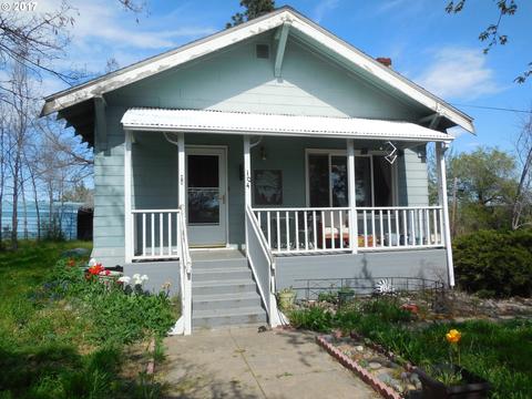104 5th St, Moro, OR 97039 photo 1