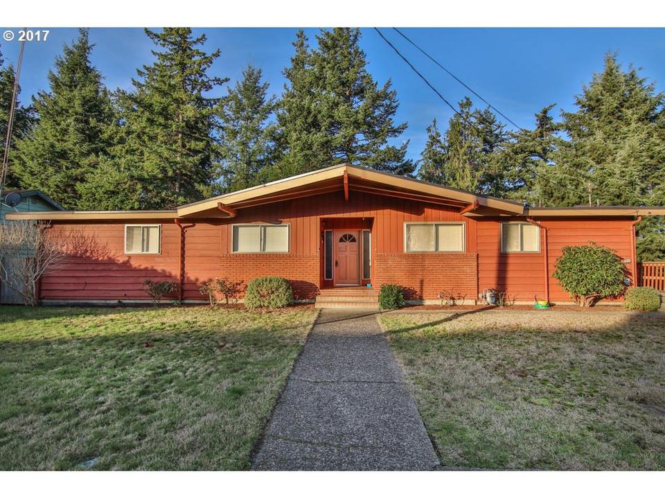  3828 Chester St, North Bend, OR 97459 photo 1