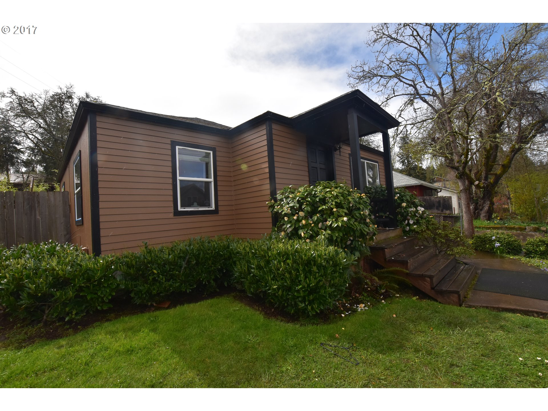 1120 W 28th Ave, Eugene, OR 97405 photo 1