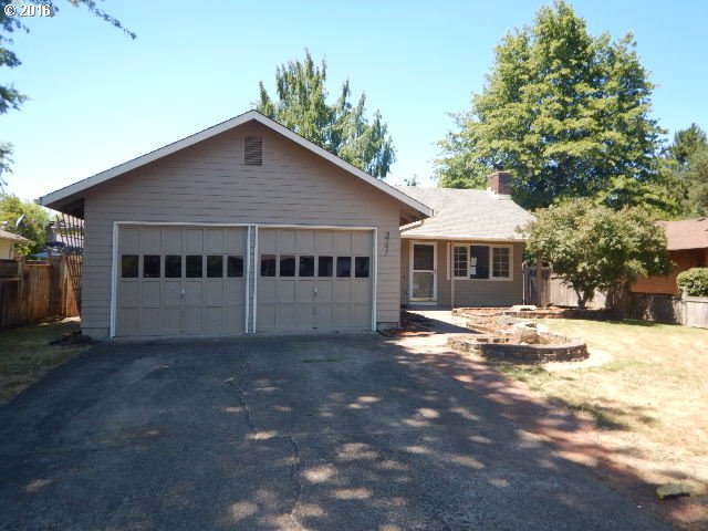 3747 Peppertree Dr, Eugene, OR 97402 photo 1