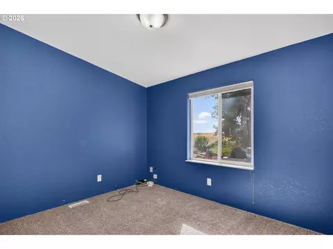 Bedroom - 402 Jefferson St, Moro, OR 97039 photo 1 of 8