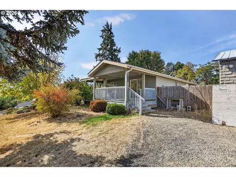 Exterior - 402 Jefferson St, Moro, OR 97039 photo 8 of 16