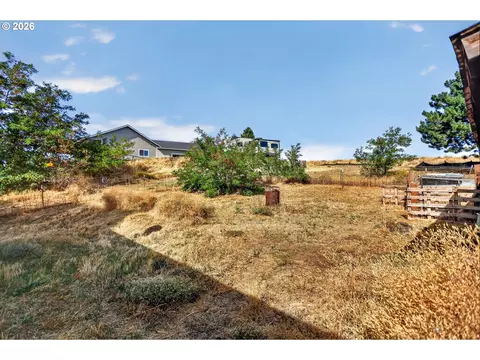 Exterior - 402 Jefferson St, Moro, OR 97039 photo 5 of 16