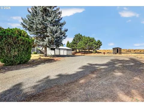 Exterior - 402 Jefferson St, Moro, OR 97039 photo 10 of 16