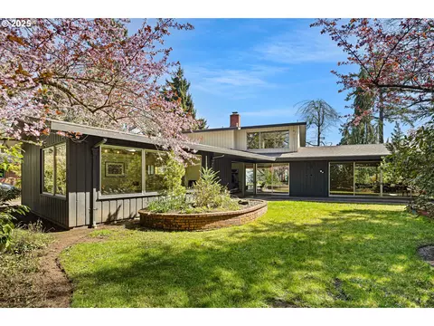 1685 Skyline Blvd, Eugene, OR 97403