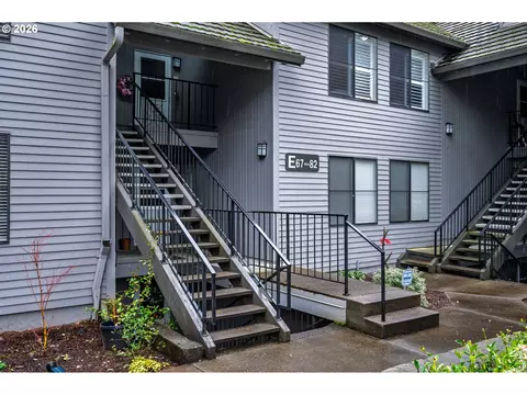 4000 Carman Dr #E-68, Lake Oswego, OR 97035