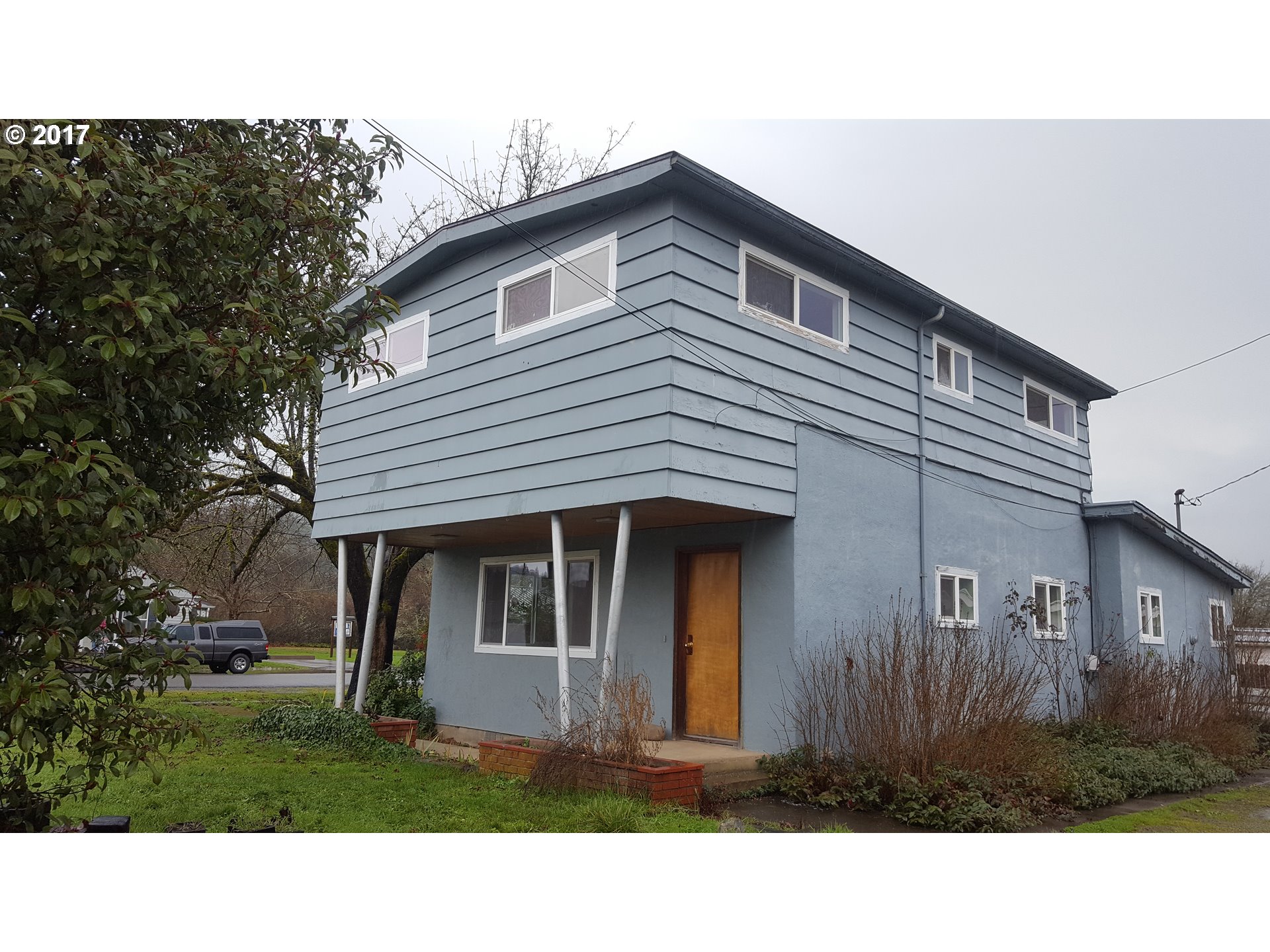 112 Park St, Riddle, OR 97469 photo 1