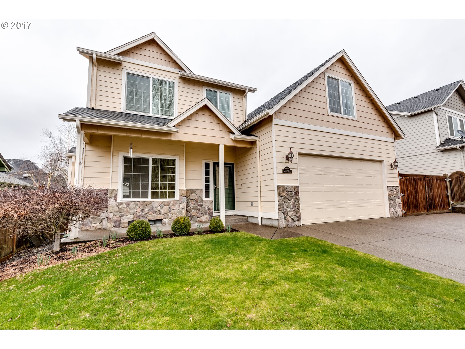 3322 Falcon Dr, Springfield, OR 97477 photo 1